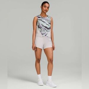 Lululemon Hotty Hot High-Rise Short 4" *Special Edition
Chrome